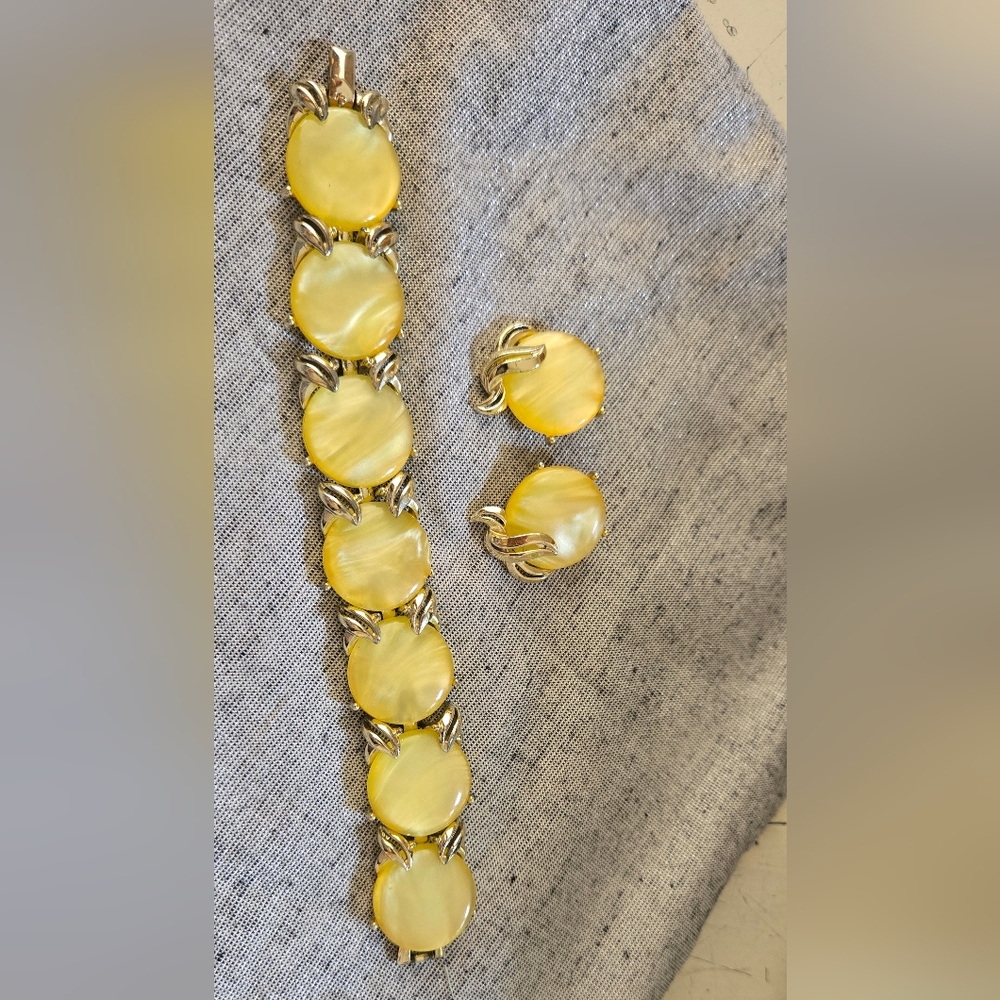 Yellow Bracelet and Earrings Pastel Vintage Moonglow Lucite Gold Tone Signed H&S